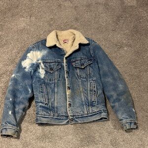 Vintage Levi’s Denim Sherpa Jean Jacket Size Large